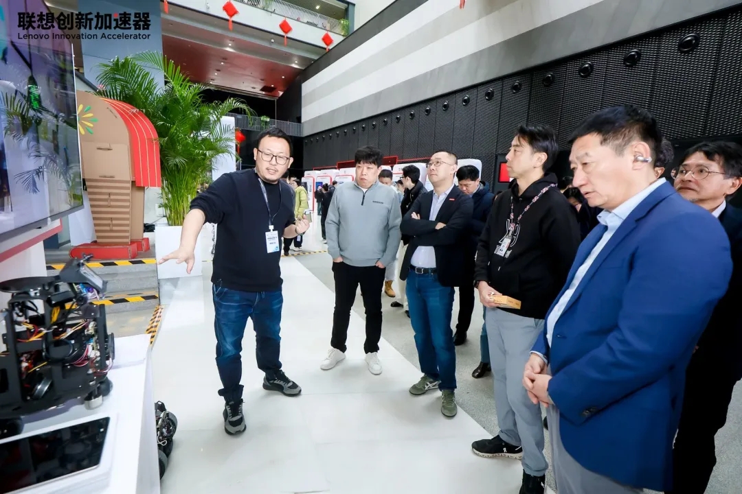 三亿体育亮相联想创新加速器开放日，以消费级物理AI大脑平台助推家用机器人产业生态化 